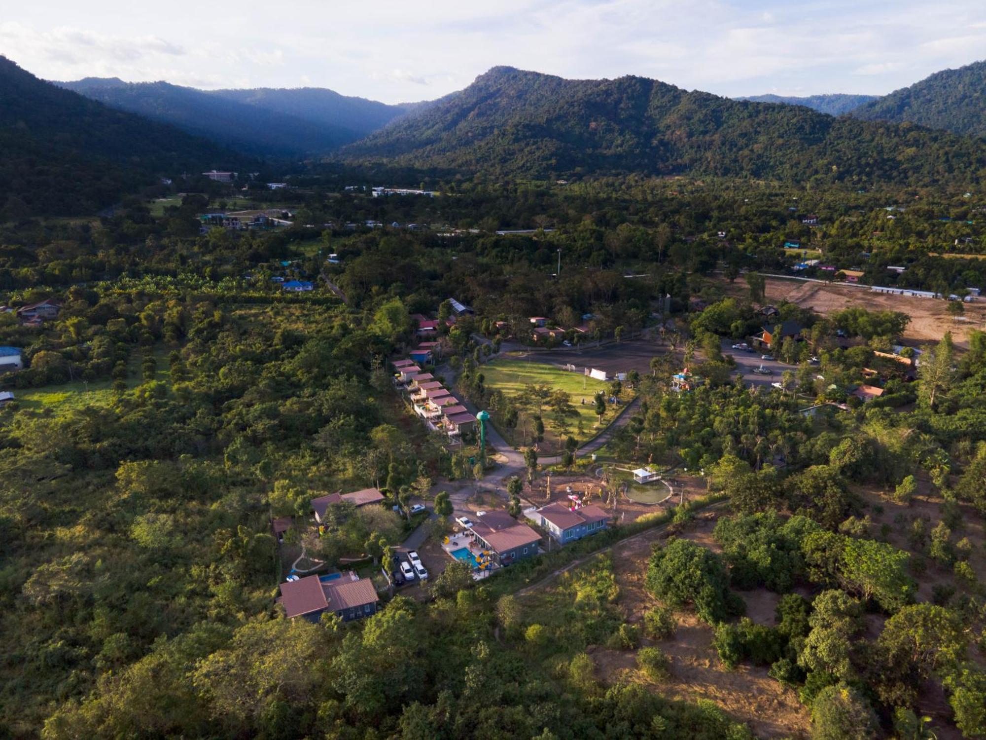 The Chamuang Forest Hotel Nakhon Nayok Exterior photo